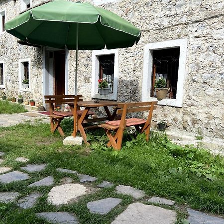 Guesthouse Kujtimi Theth Eksteriør bilde